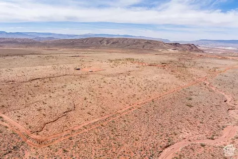 Undisclosed, Hurricane, UT 84737 photo 12