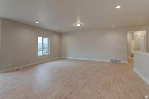 Living - 1512 W 600 N #LUCAS, Mapleton, UT 84664 photo 3 of 3