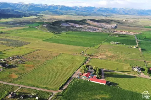 3 N Gravel Pit Rd E, Mount Pleasant, UT 84647