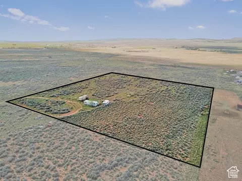112 S Deeter Dr, La Sal, UT 84530