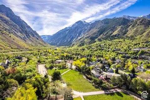9688 S Quail Hill Ln #112, Sandy, UT 84092