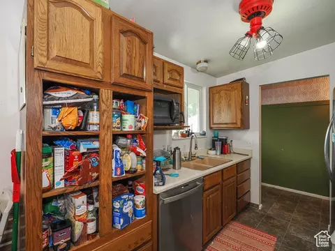 Kitchen - 2015 W 4225 S, Roy, UT 84067 photo 1 of 4