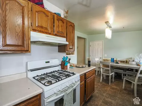 Kitchen - 2015 W 4225 S, Roy, UT 84067 photo 3 of 4