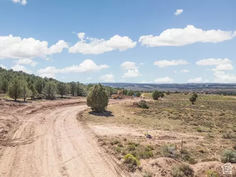 1871 Eagle Ridge Cir, Hatch, UT 84735 photo 12