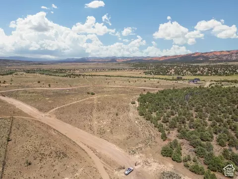 2047 Elk Run Cir, Hatch, UT 84735 photo 7