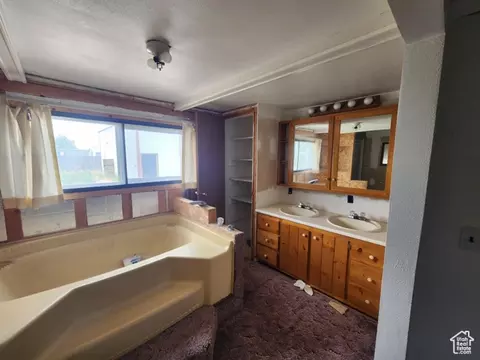 Bath - 1663 E Airport Rd, Manila, UT 84046 photo 4 of 5