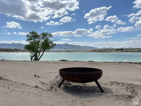 9375 W Lakeside Cir S #17, Levan, UT 84639