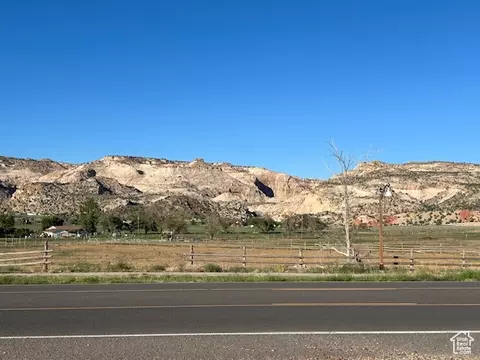 355 E Utah State Hwy 12, Escalante, UT 84726