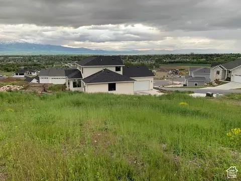 693 E Spring Creek Pkwy #20, Providence, UT 84332
