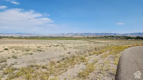 810 S 500 W, Wellington, UT 84542