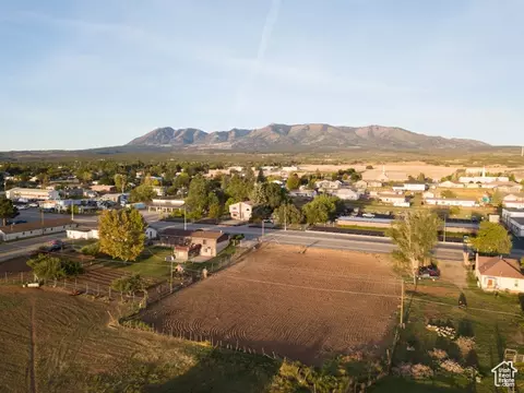332 N Main St, Monticello, UT 84535