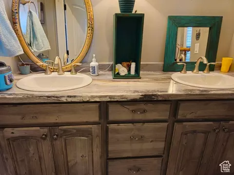 Bath - 470 N 50 E, Bloomington, ID 83223 photo 8 of 13