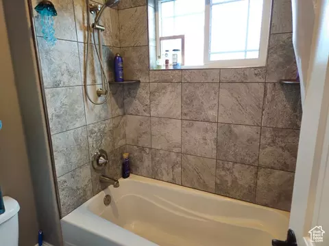 Bath - 470 N 50 E, Bloomington, ID 83223 photo 7 of 13