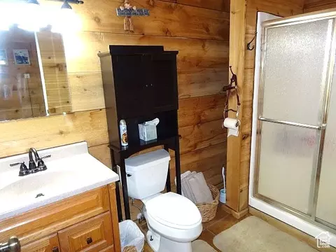 Bath - 4040 Dingle Rd, Dingle, ID 83233 photo 2 of 2
