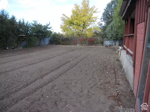Exterior - 236 E 300 N, Smithfield, UT 84335 photo 11 of 12
