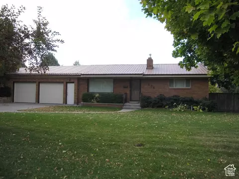 Exterior - 236 E 300 N, Smithfield, UT 84335 photo 3 of 12