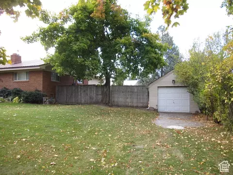 Exterior - 236 E 300 N, Smithfield, UT 84335 photo 4 of 12