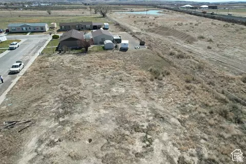 750 E Pne, Wellington, UT 84542