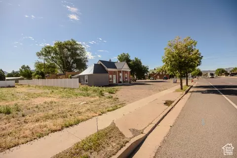 Exterior - 410 N Main St, Beaver, UT 84713 photo 3 of 3