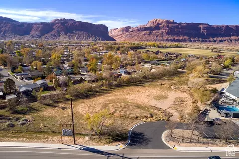 911 N Main St, Moab, UT 84532 photo 4