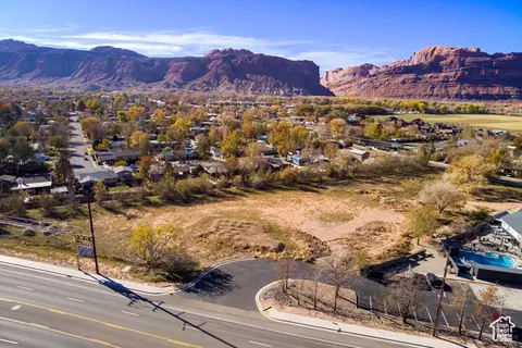 911 N Main St, Moab, UT 84532 photo 3