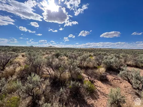 4200 W Cedar, City, UT 84721