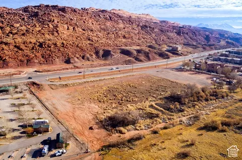1691 N Riverview Dr, Moab, UT 84532