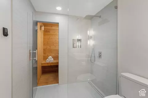 Bath - 308 E Brayden Way, Draper, UT 84020 photo 4 of 4