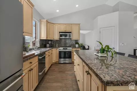 Kitchen - 308 E Brayden Way, Draper, UT 84020 photo 3 of 3