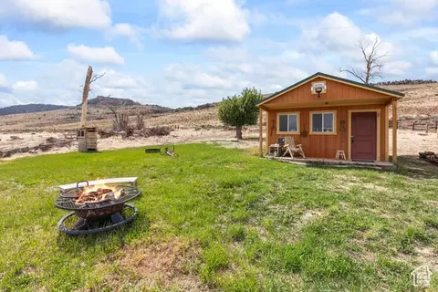 1054 E Jakes Pl, Fremont, UT 84747