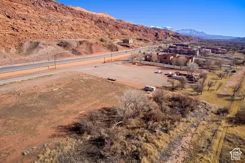 1653 N Riverview Dr, Moab, UT 84532