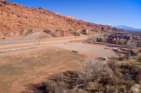 1653 N Riverview Dr, Moab, UT 84532 photo 6