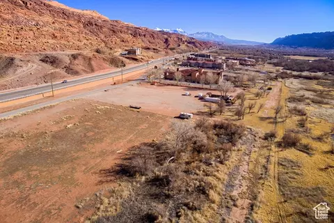 1653 N Riverview Dr, Moab, UT 84532 photo 4