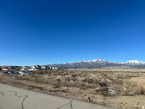 8029 N Bristle Cone Rd #101, Eagle Mountain, UT 84005