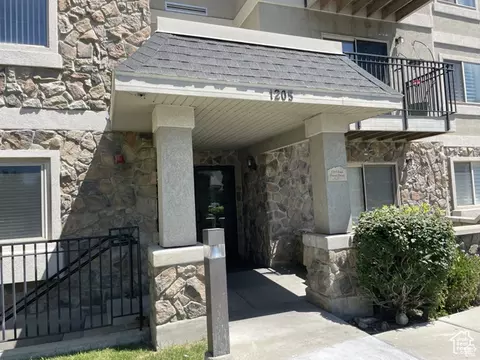 1205 E Privet Dr S #1-107, Cottonwood Heights, UT 84121