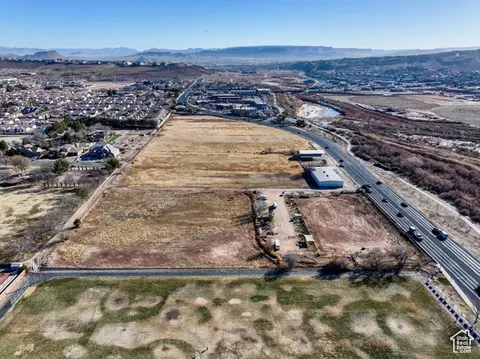 900 E Riverside Dr, Saint George, UT 84790 photo 14