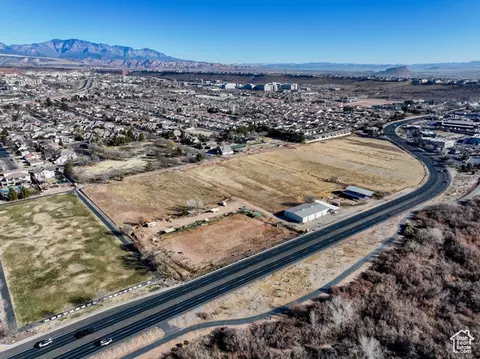 900 E Riverside Dr, Saint George, UT 84790 photo 2