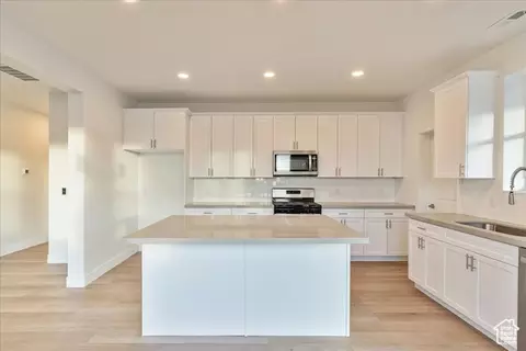 Kitchen - 2033 W Fortune Ln #462, Mapleton, UT 84664 photo 1 of 4