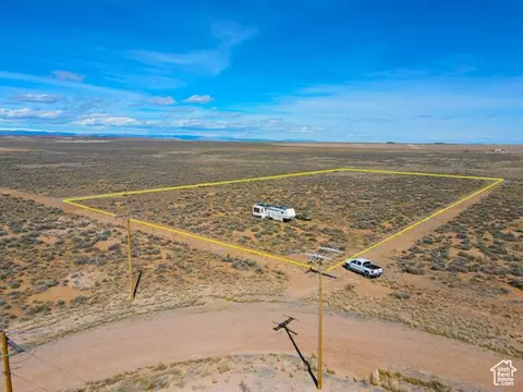 6000 S Well Rd E #6, Duchesne, UT 84021