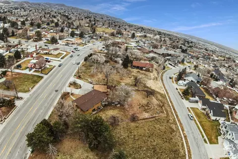 2420 S Orchard Dr, Bountiful, UT 84010 photo 4
