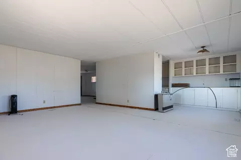 Living - 6026 E Zion Rd, Kanab, UT 84741 photo 3 of 4