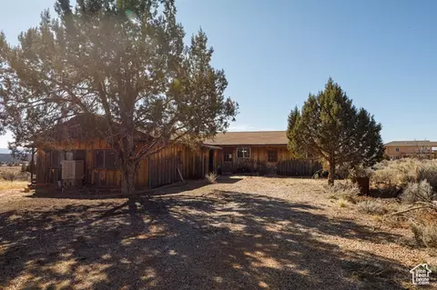 Exterior - 6026 E Zion Rd, Kanab, UT 84741 photo 1 of 7