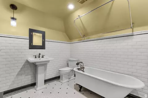 Bath - 116 E 100 S, Payson, UT 84651 photo 4 of 4