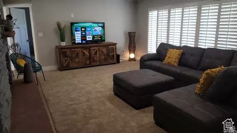 Living - 702 N 100 W, Logan, UT 84321 photo 9 of 10