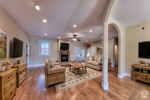 Living - 494 E Kachina Way, Moab, UT 84532 photo 7 of 8