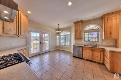 Kitchen - 494 E Kachina Way, Moab, UT 84532 photo 1 of 2