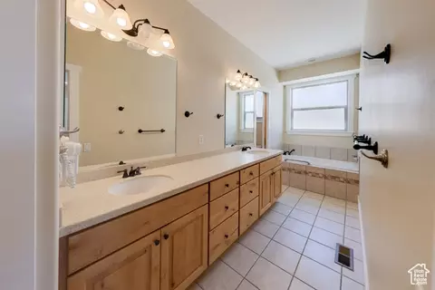 Bath - 494 E Kachina Way, Moab, UT 84532 photo 1 of 5