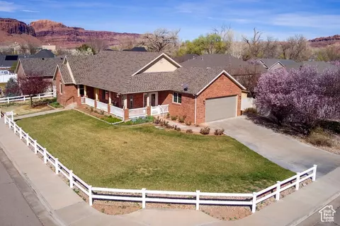 View/Area - 494 E Kachina Way, Moab, UT 84532 photo 2 of 4