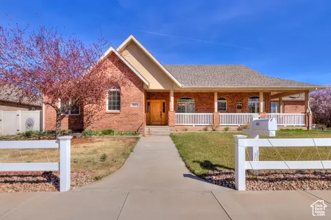 Exterior - 494 E Kachina Way, Moab, UT 84532 photo 4 of 15