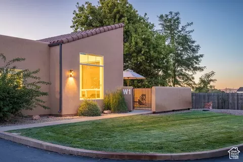 Exterior - 3686 Spanish Dr #W1, Moab, UT 84532 photo 3 of 10